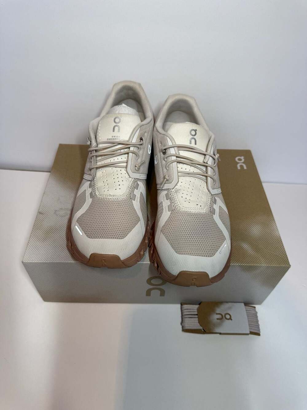 On Women's Cloud 6 Casual Shoes